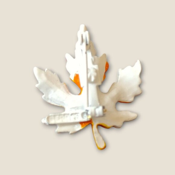 Vintage Gerry's Leaf Brooch - Picture 2 of 2
